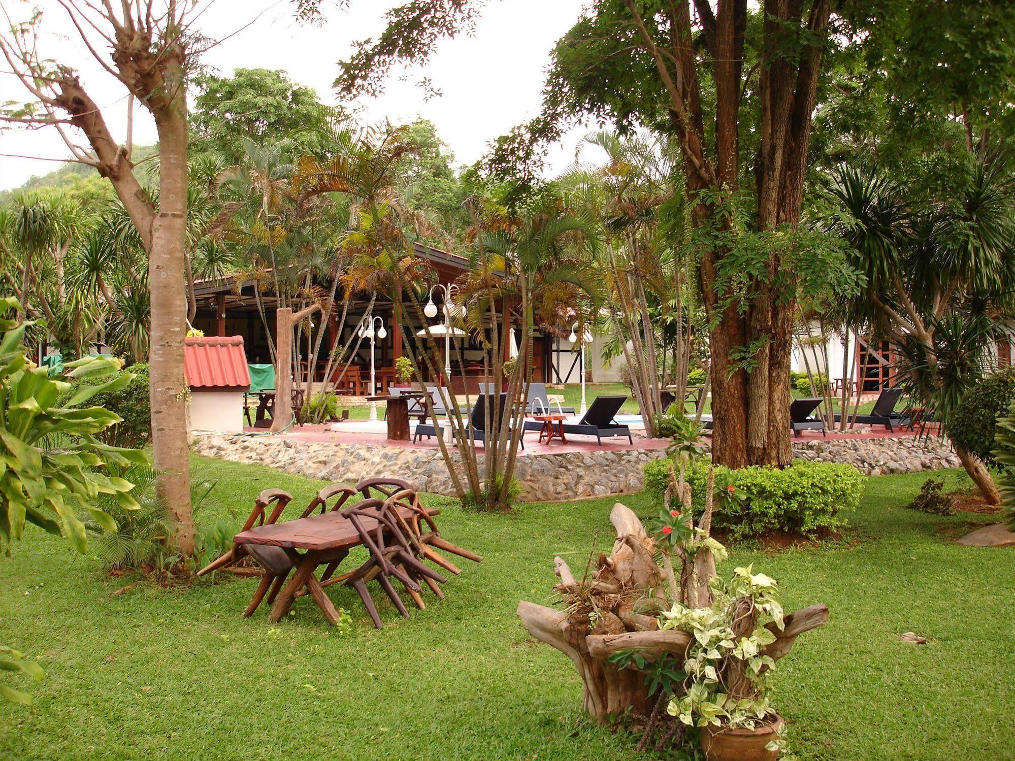 Eco Valley Lodge Pak Chong Екстериор снимка